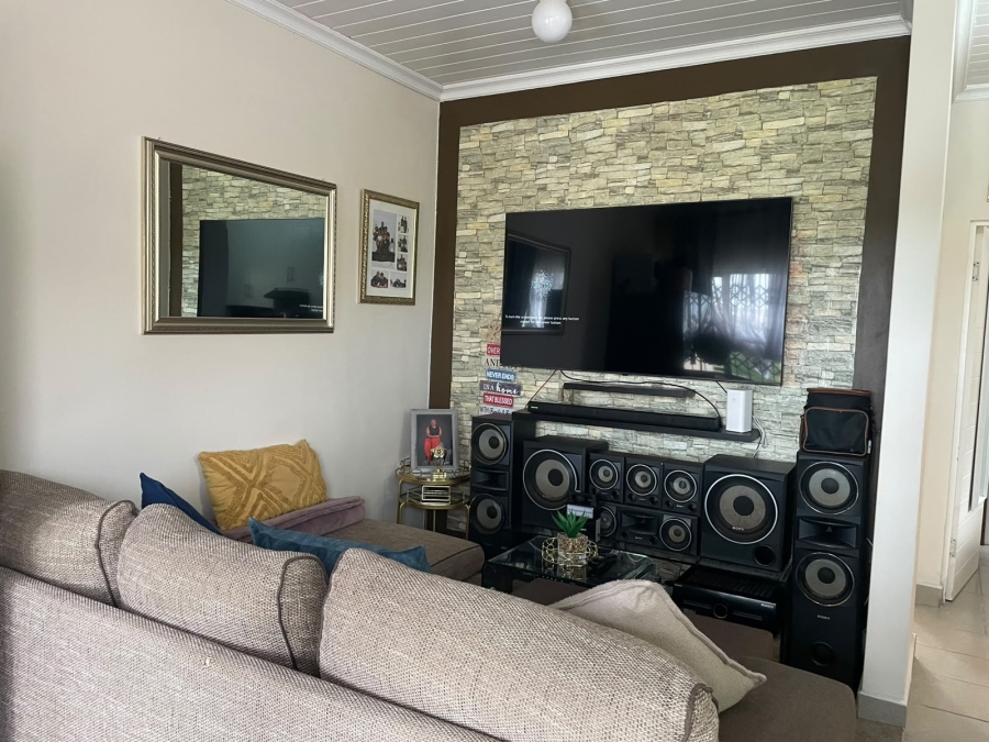 2 Bedroom Property for Sale in Amalinda Eastern Cape